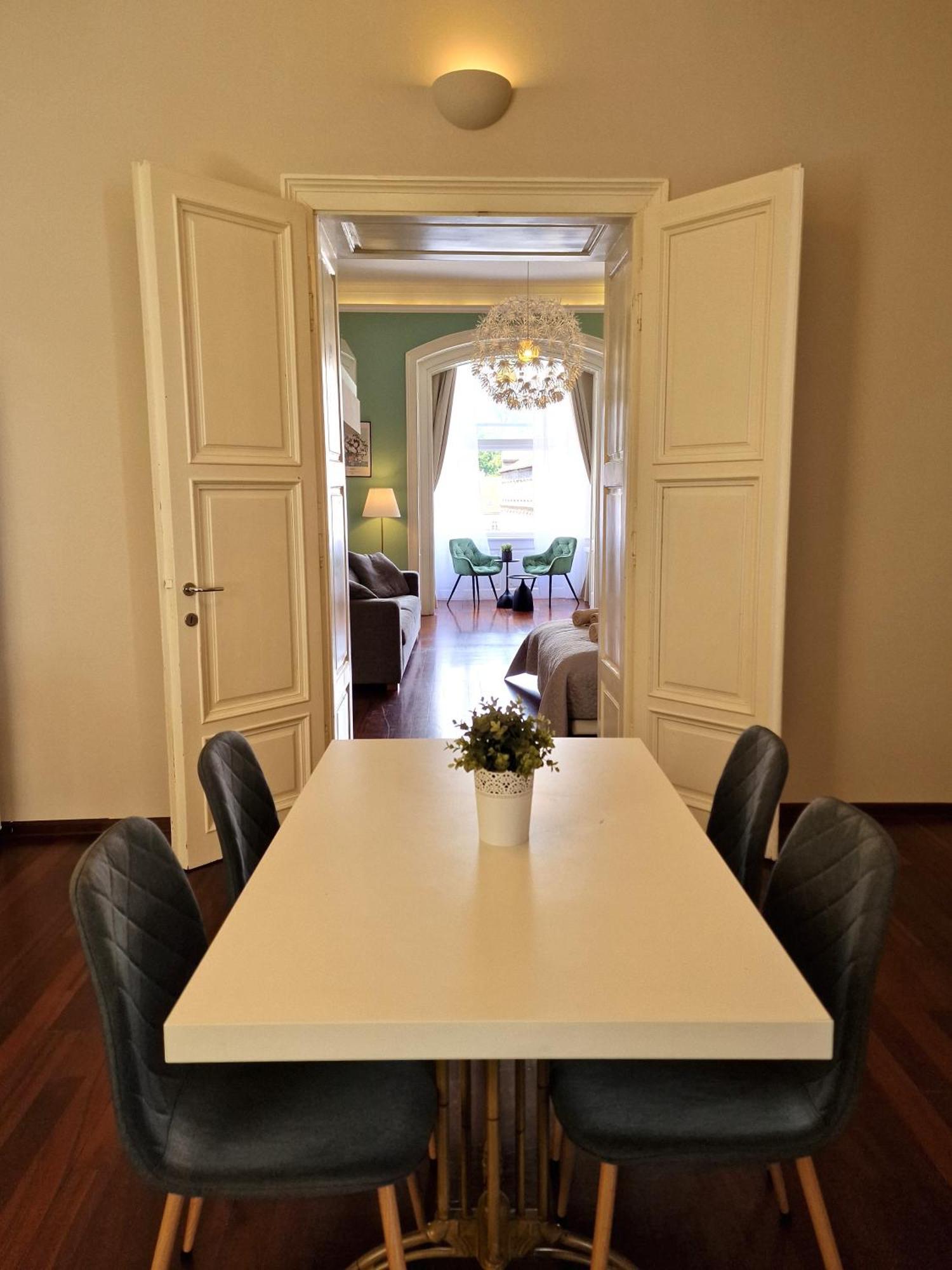 זאגרב Apartment Exclusive View Cvjetni Trg מראה חיצוני תמונה